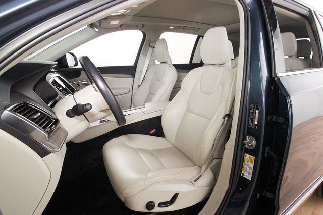 Certified 2023 Volvo XC90 B6 Plus AWD/4WD image 19