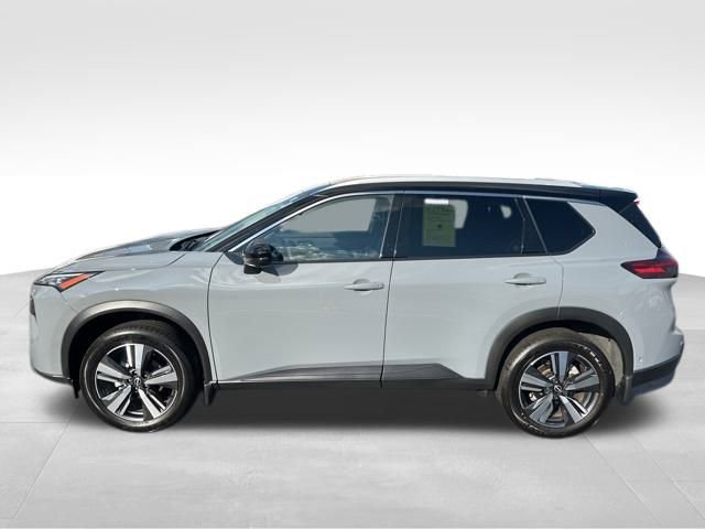 Used 2025 Nissan Rogue SL w/ SL Premium Package image 3