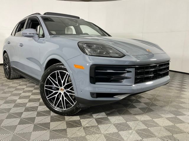 Used 2025 Porsche Cayenne AWD/4WD image 39