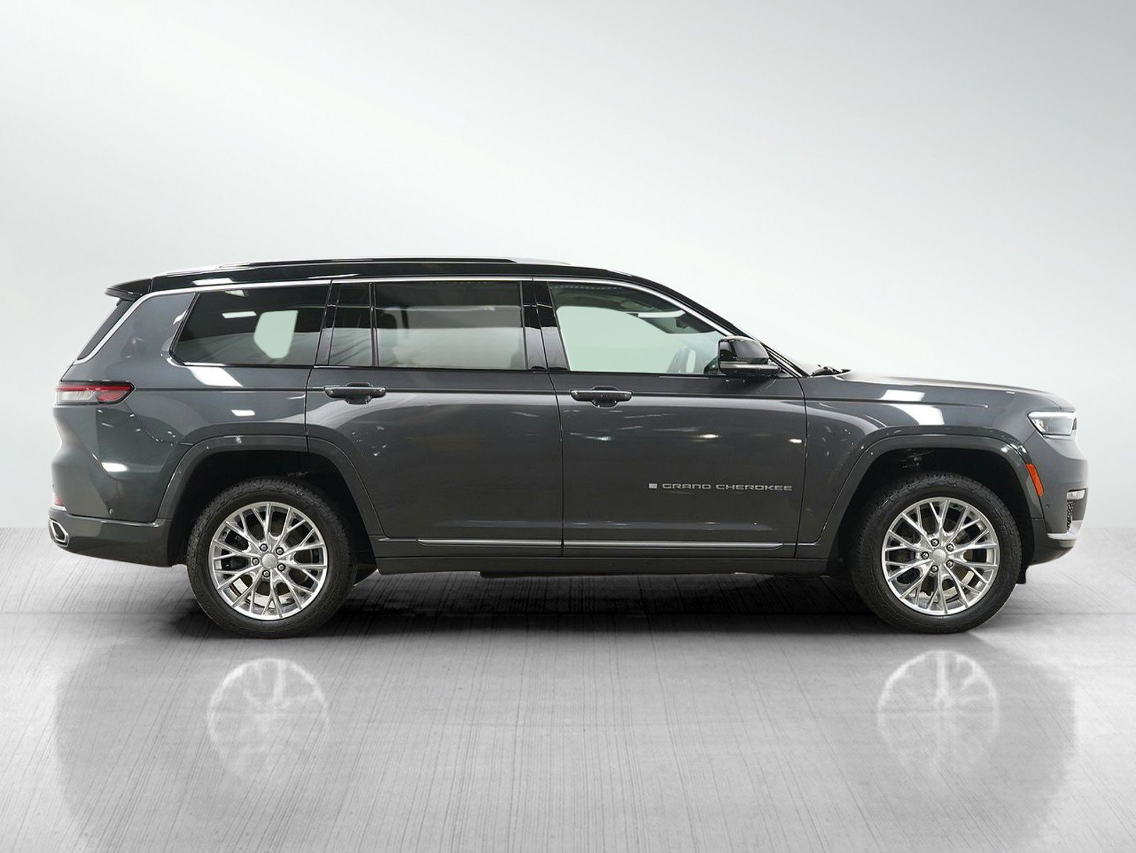 Used 2021 Jeep Grand Cherokee L Summit w/ Advanced Protech Group IV AWD/4WD image 7