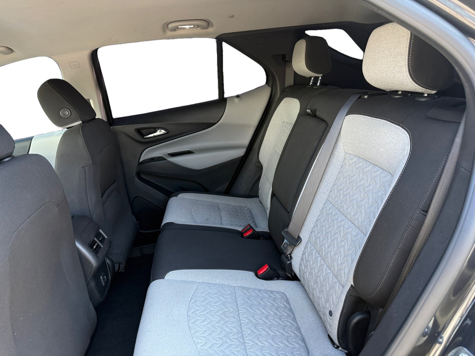 Used 2022 Chevrolet Equinox LS FWD image 11