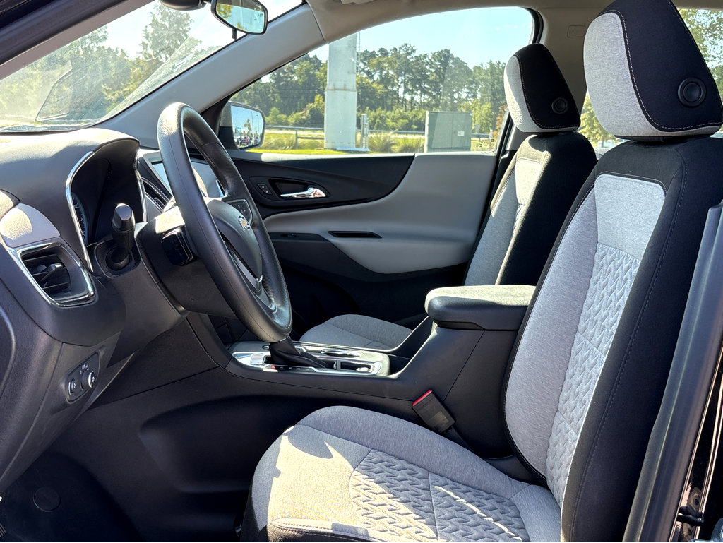 Used 2023 Chevrolet Equinox LS w/ Midnight Edition image 16