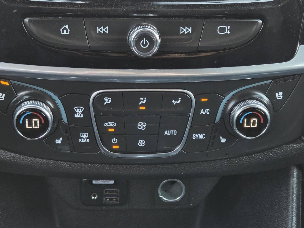 Used 2023 Chevrolet Traverse High Country FWD image 33