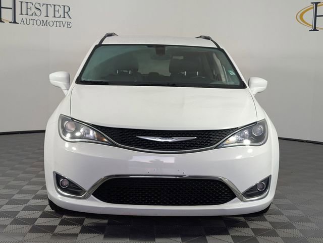 Used 2019 Chrysler Pacifica Touring-L image 3