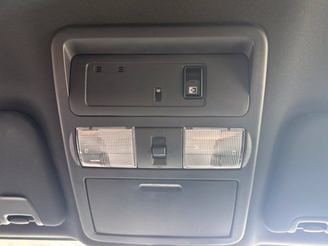 Used 2019 Nissan Titan SV w/ SV Convenience Package AWD/4WD image 18