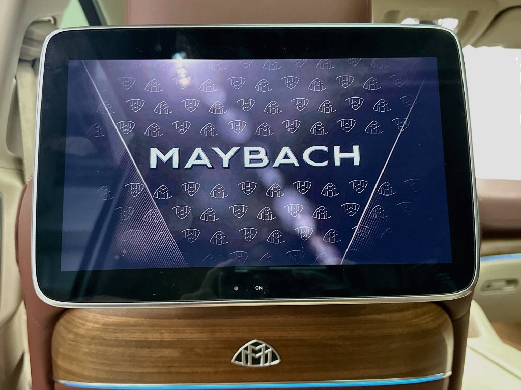 Used 2025 Mercedes-Benz Maybach GLS 600 4MATIC image 26