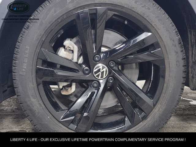 Used 2023 Volkswagen Tiguan SE R-Line AWD/4WD image 11
