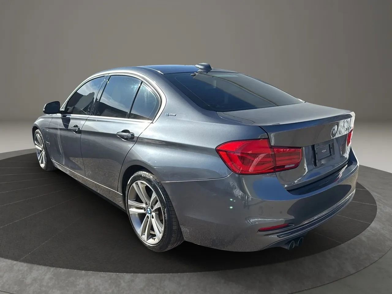 Used 2018 BMW 330e 330e iPerformance Sedan 4D image 7