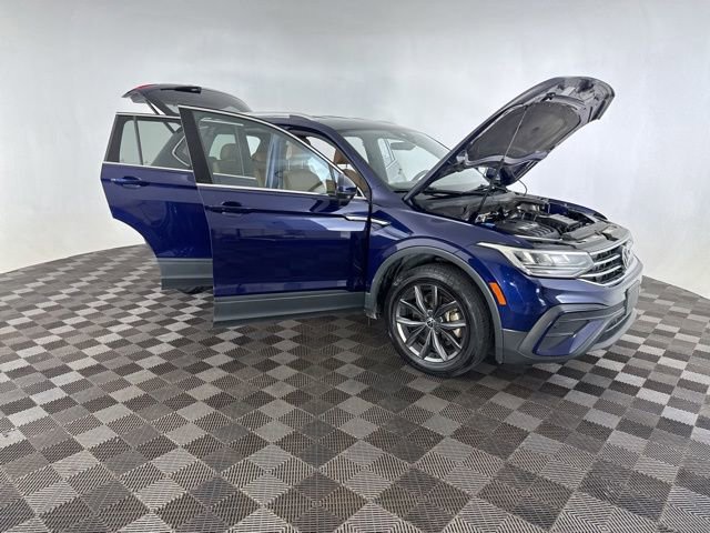 Used 2022 Volkswagen Tiguan SE FWD image 12