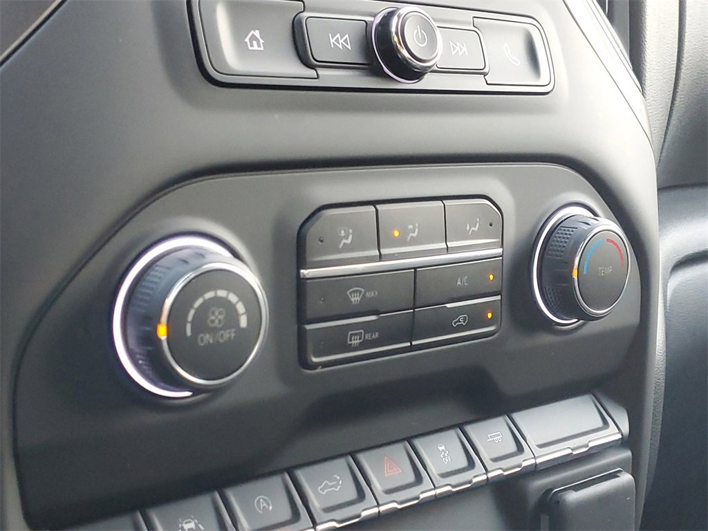 Used 2025 Chevrolet Silverado 1500 Custom image 25