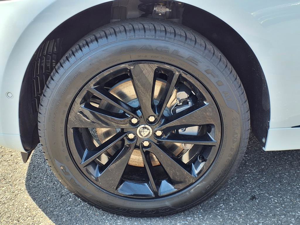 New 2026 Jaguar F-PACE R-Dynamic S image 9