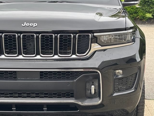 Used 2022 Jeep Grand Cherokee L Overland w/ Luxury Tech Group IV AWD/4WD image 9