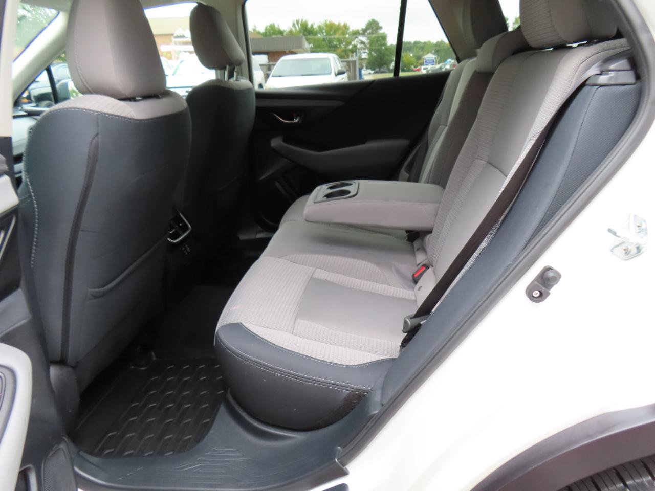 Used 2024 Subaru Outback Premium AWD/4WD image 17