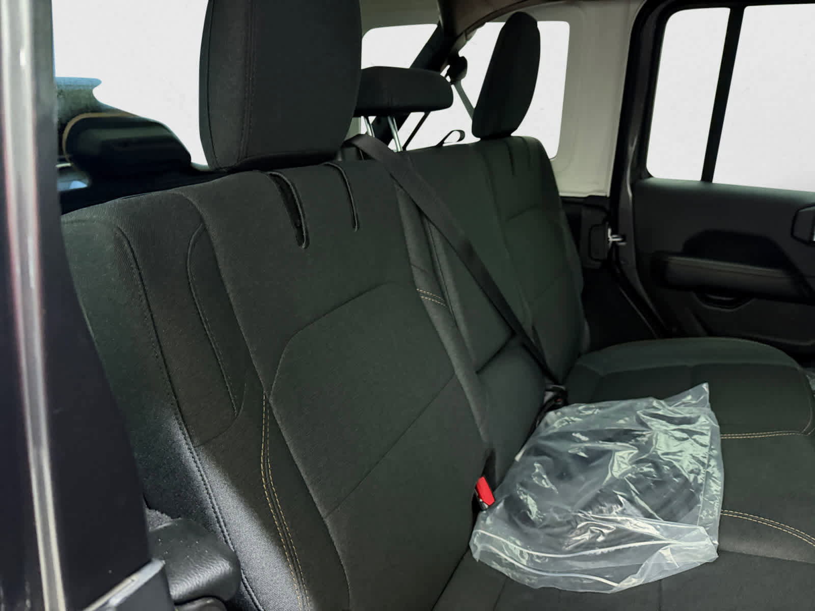 Used 2025 Jeep Wrangler Sahara image 18