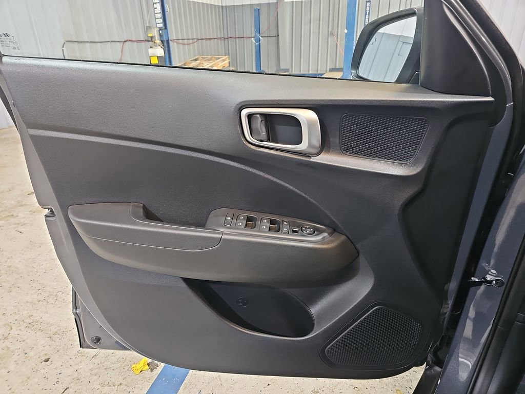 New 2026 Hyundai Venue SEL FWD image 28