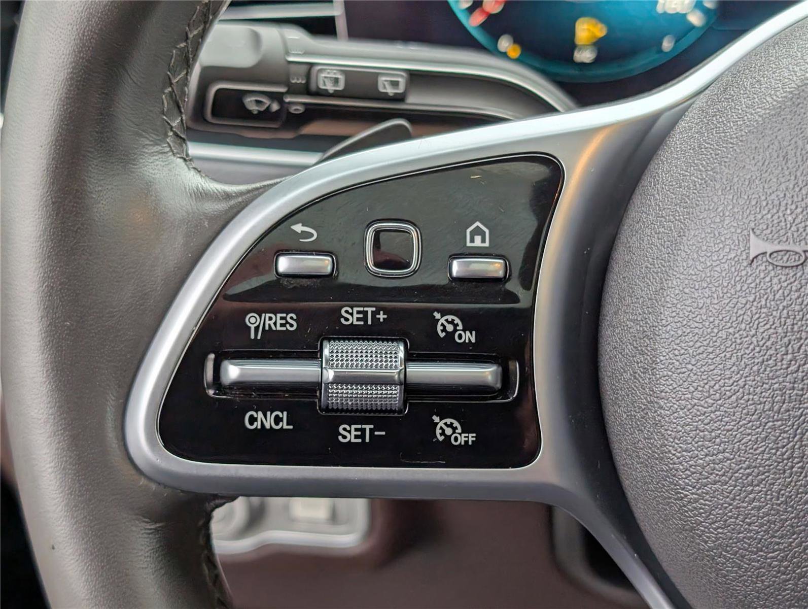 Used 2020 Mercedes-Benz GLE 350 4MATIC image 23