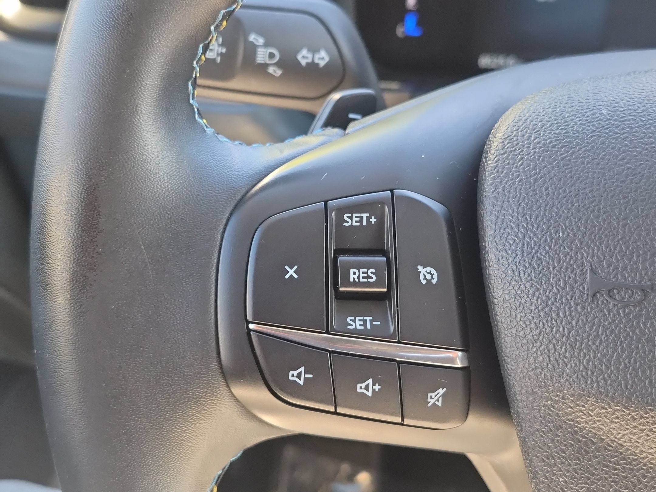 Used 2025 Ford Maverick Lobo AWD/4WD image 18