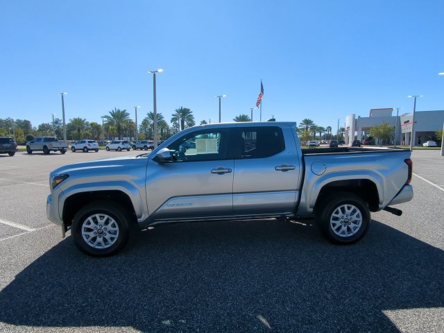 Certified 2025 Toyota Tacoma SR5 AWD/4WD image 7