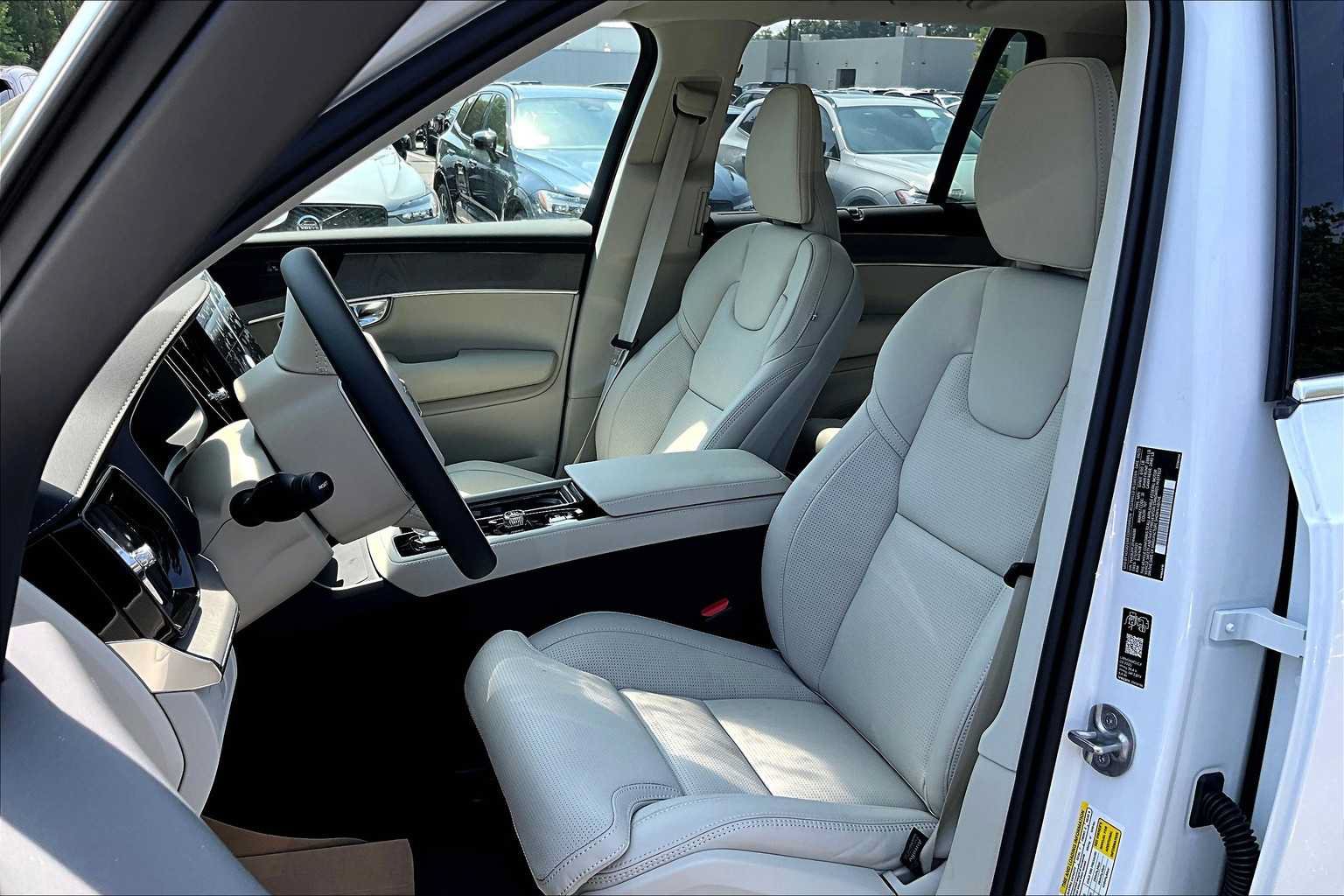 New 2026 Volvo XC90 B6 Ultra w/ Protection Package AWD/4WD image 13