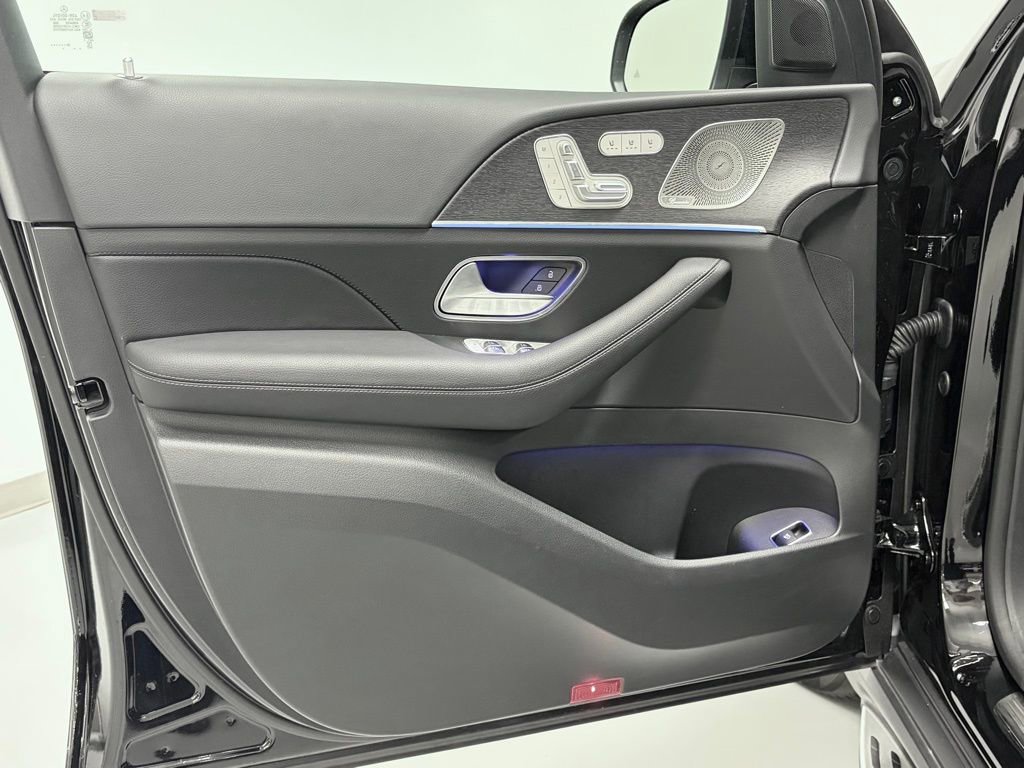 Certified 2026 Mercedes-Benz GLS 450 4MATIC image 11