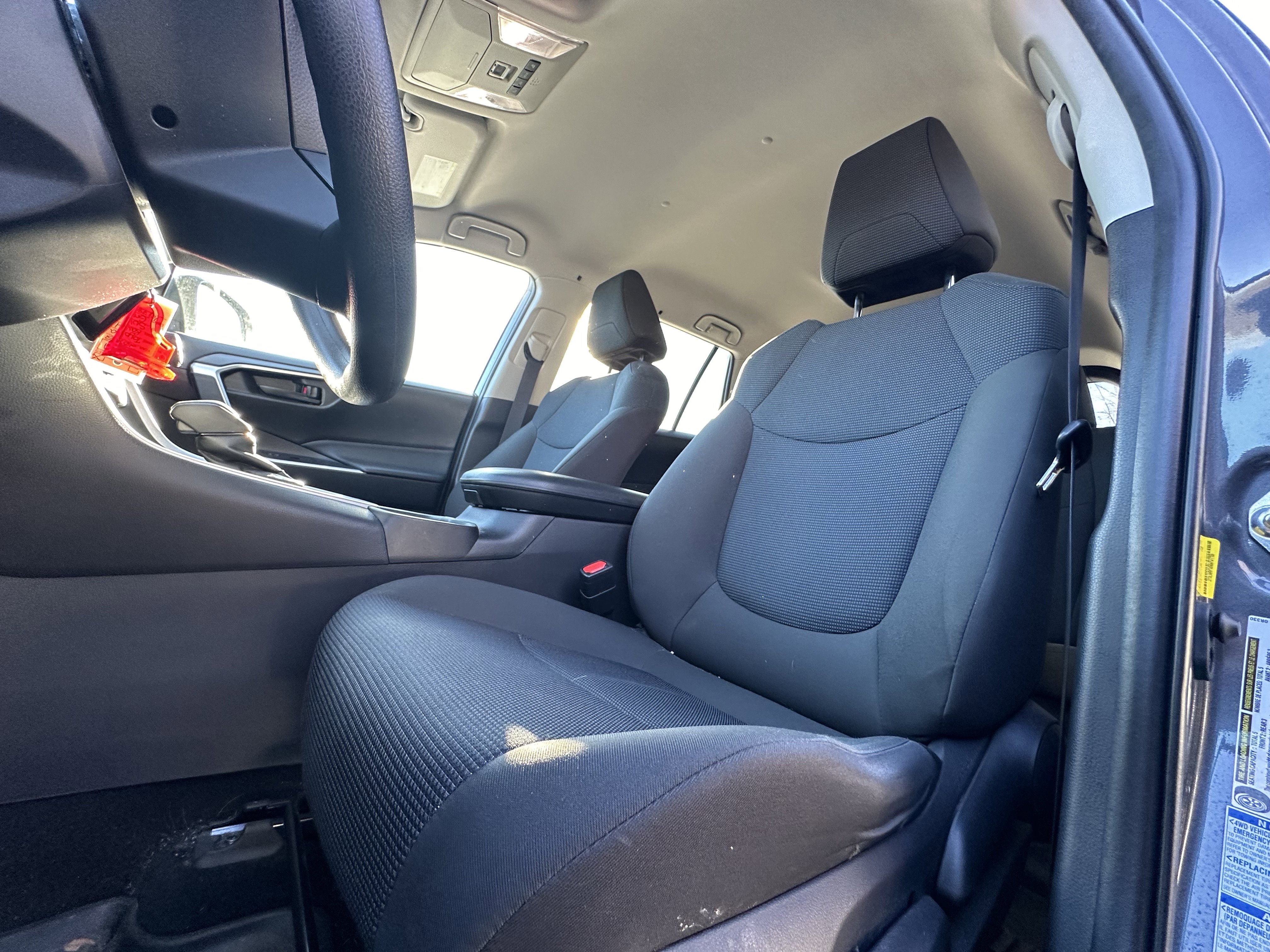 Used 2022 Toyota RAV4 LE image 37