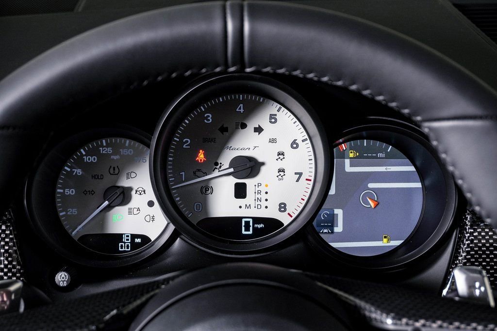 New 2026 Porsche Macan Turbo image 21