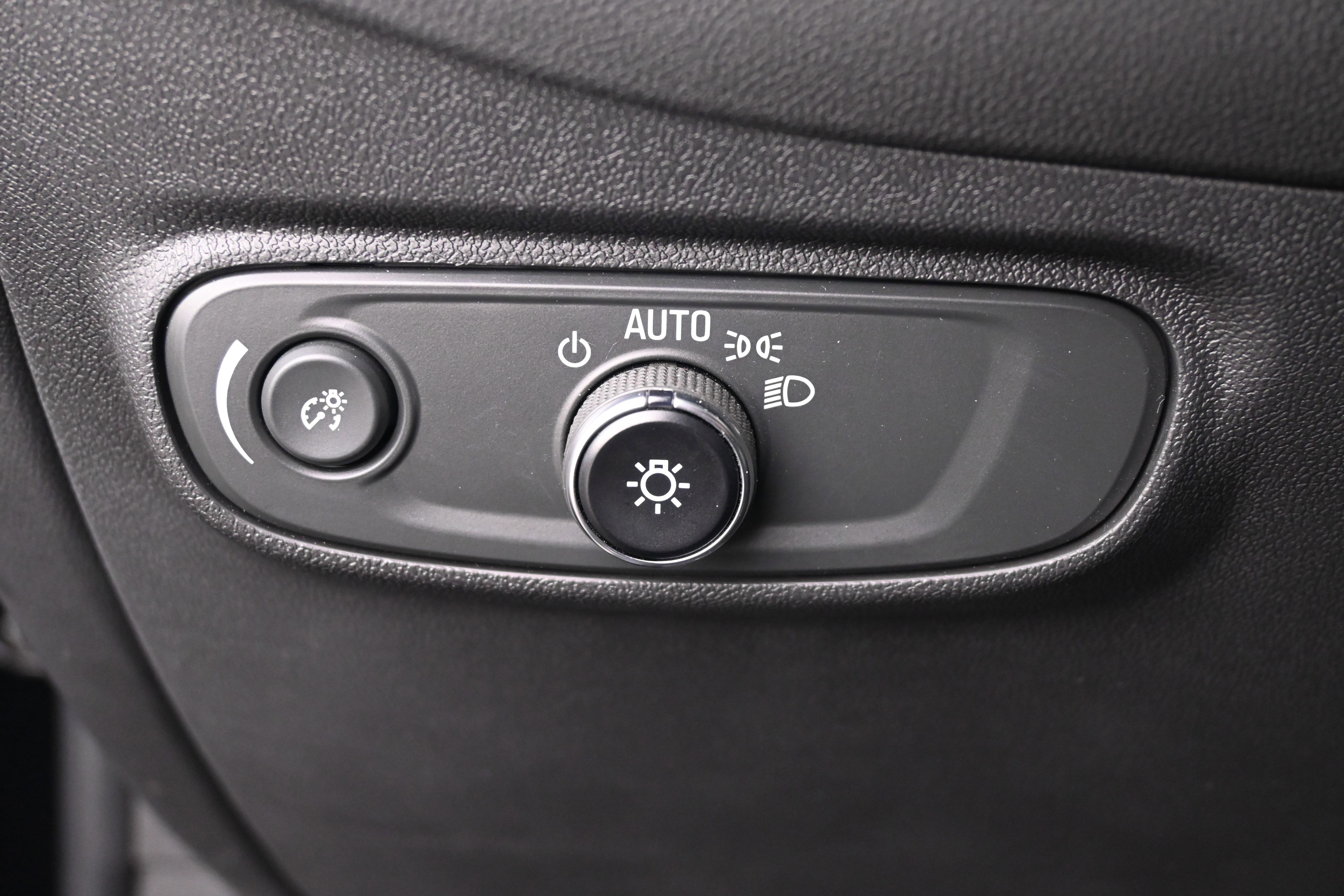 Used 2024 Chevrolet Equinox LT image 28