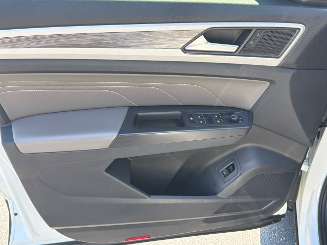 Used 2022 Volkswagen Atlas Cross Sport SE FWD image 11