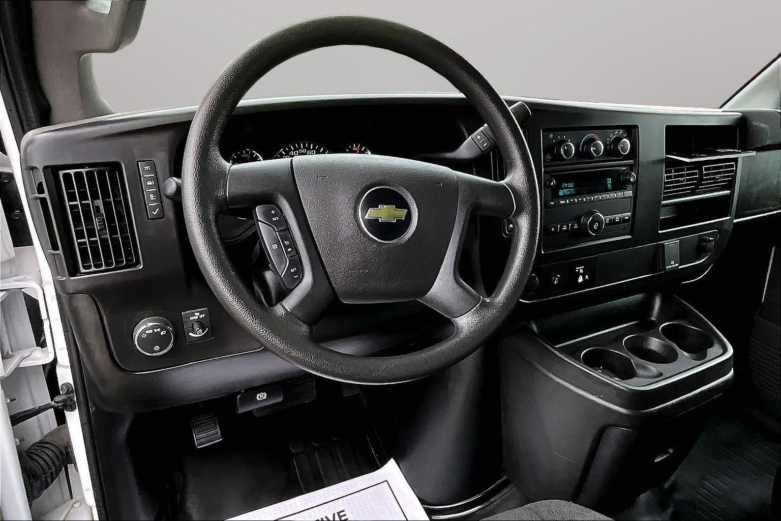 Used 2024 Chevrolet Express 2500 w/ Driver Convenience Package RWD image 5