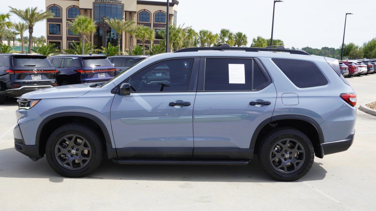 Used 2023 Honda Pilot TrailSport image 5