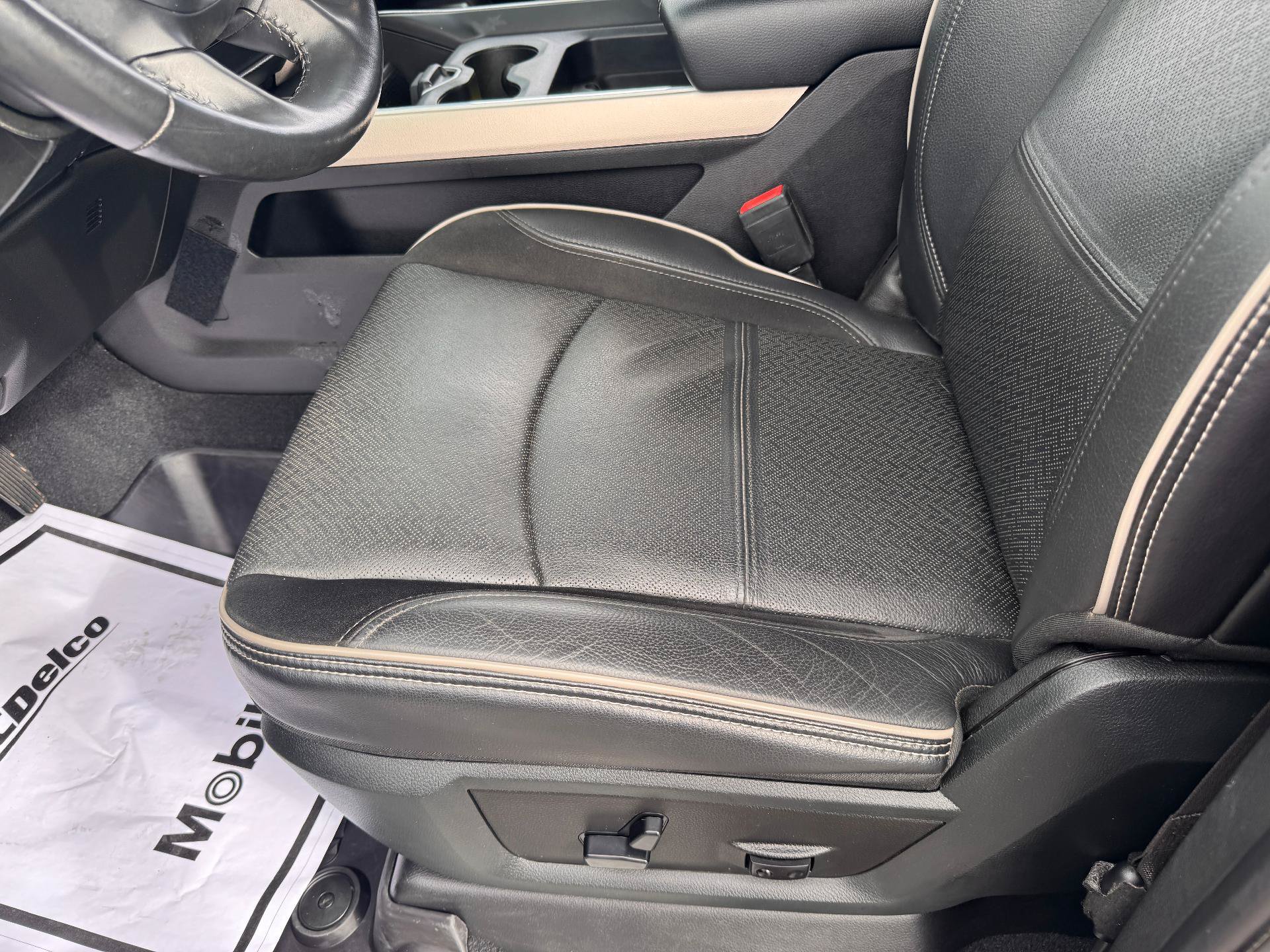 Used 2019 RAM 2500 Laramie AWD/4WD image 11