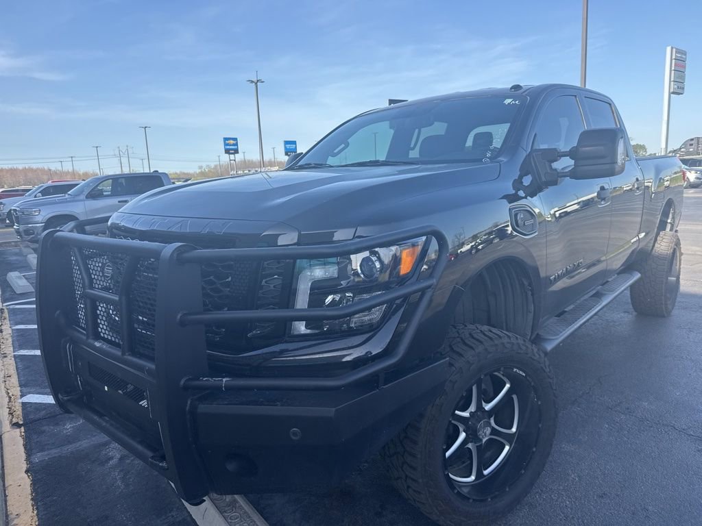Used 2018 Nissan Titan SV w/ SV Convenience Package image 1