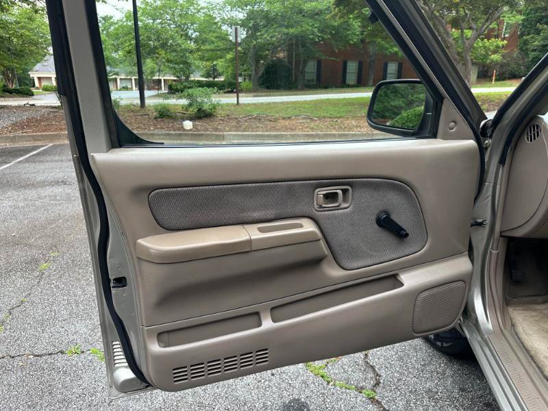 Used 2003 Nissan Frontier XE RWD image 17