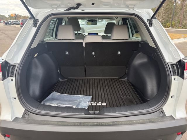 Used 2025 Toyota Corolla Cross L image 9