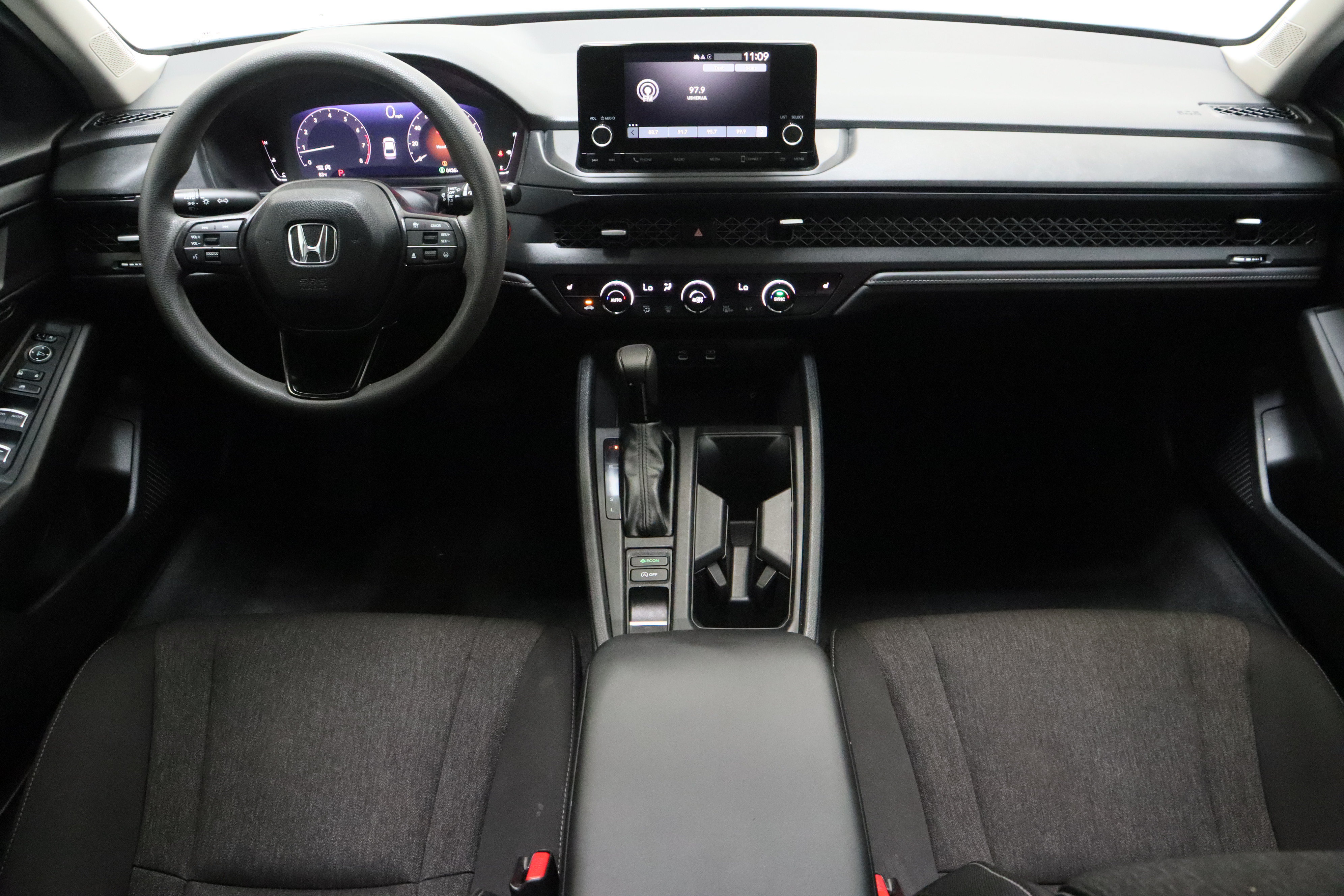 Used 2024 Honda Accord EX image 31