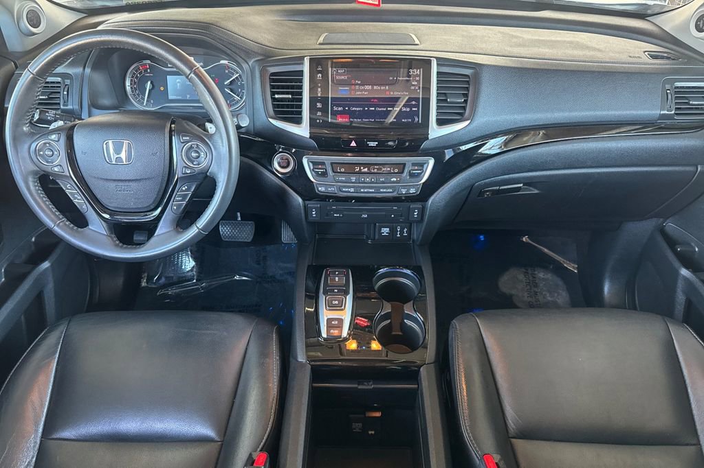 Used 2017 Honda Pilot Touring image 12