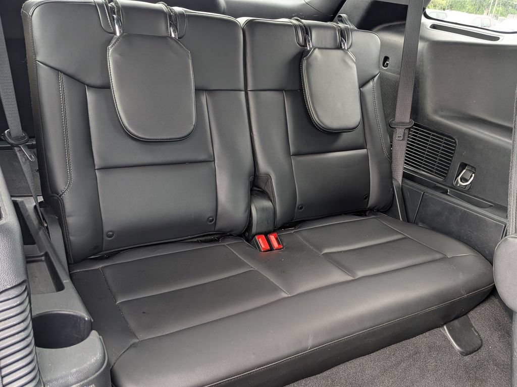 Used 2024 Ford Explorer XLT w/ Equipment Group 202A AWD/4WD image 24