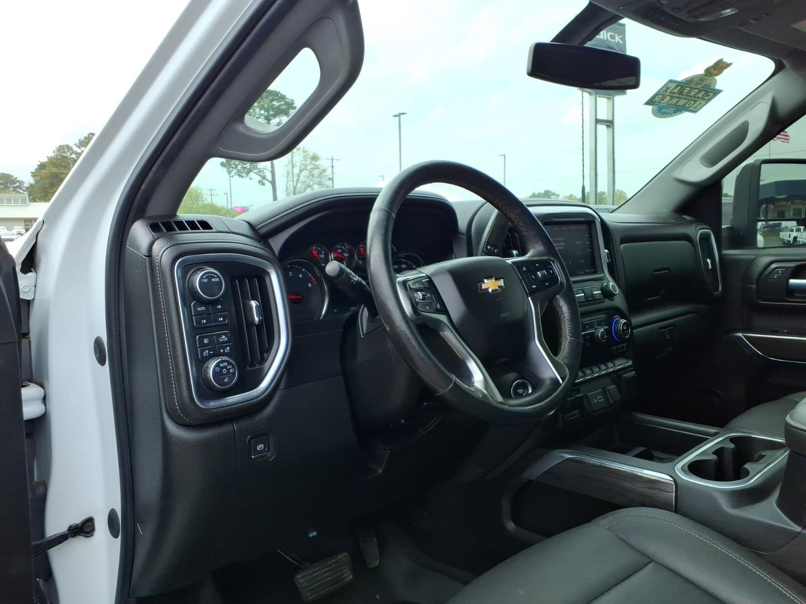Used 2020 Chevrolet Silverado 3500 LTZ w/ LTZ Convenience Package image 8