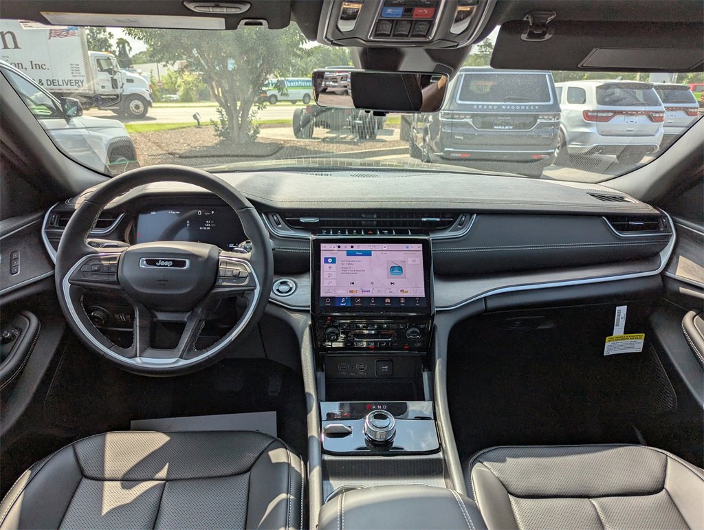 New 2025 Jeep Grand Cherokee L Limited w/ Luxury Tech Group II image 7