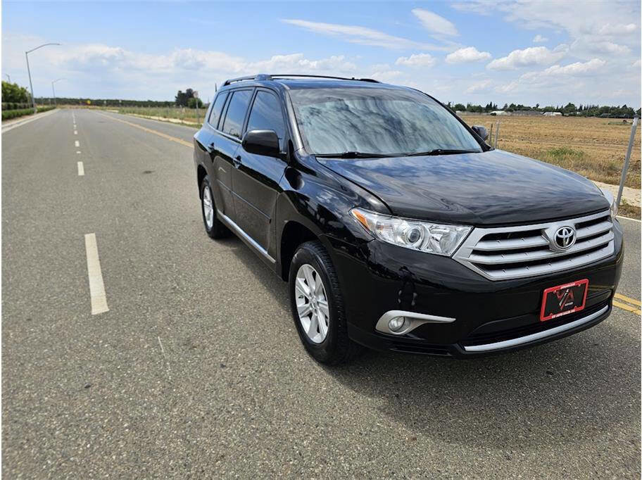 Used 2012 Toyota Highlander SE w/ Tow Pkg