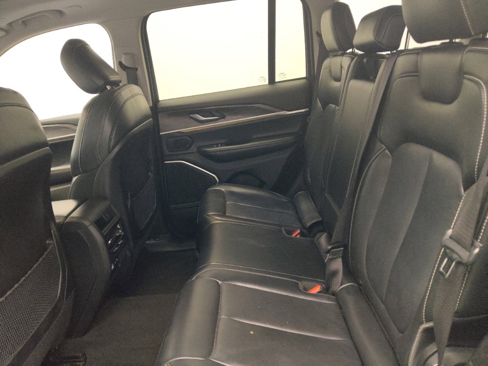 Used 2022 Jeep Grand Cherokee Limited AWD/4WD image 18