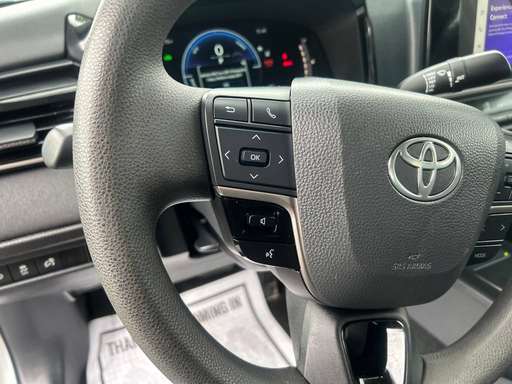 Used 2025 Toyota Camry LE FWD image 22