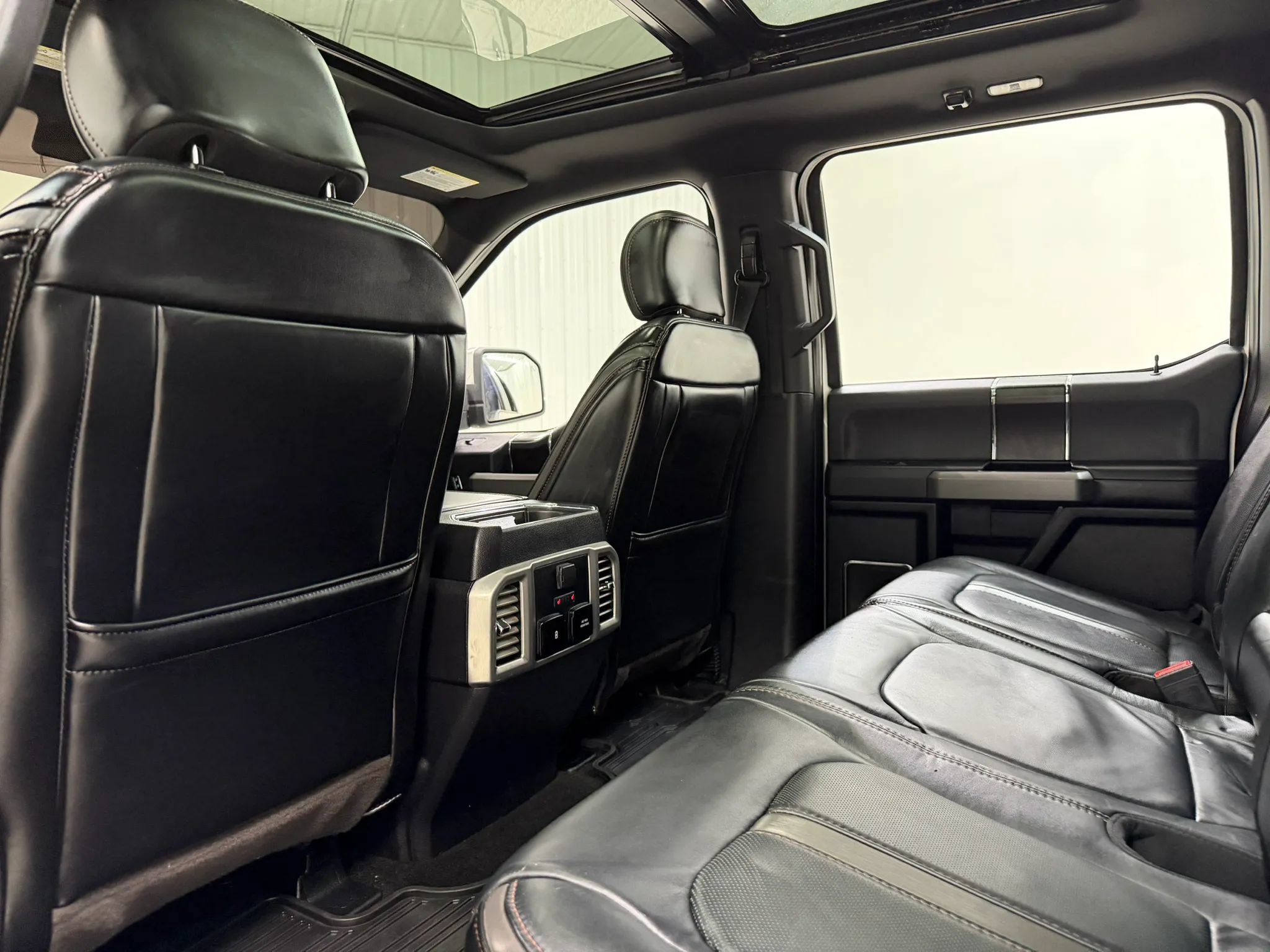 Used 2019 Ford F150 Platinum w/ Equipment Group 701A Luxury AWD/4WD image 16