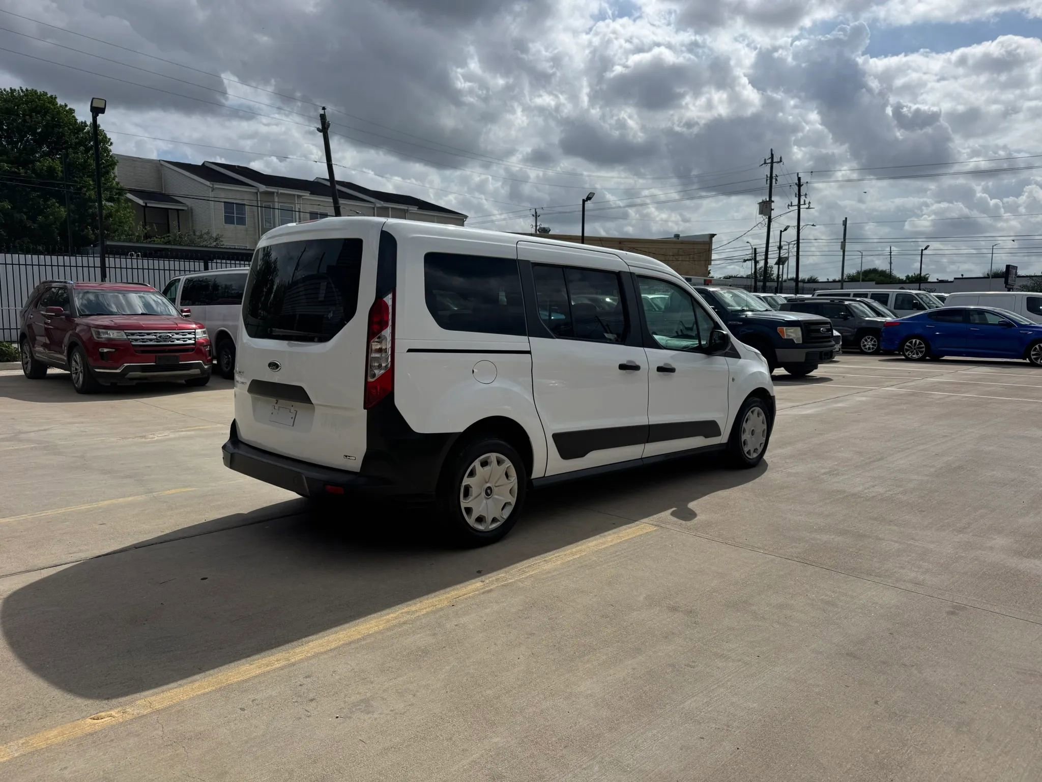 Used 2016 Ford Transit Connect XL FWD image 11