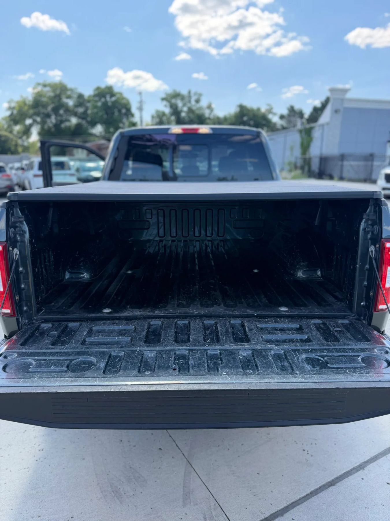 Used 2018 Ford F150 XLT w/ Equipment Group 302A Luxury AWD/4WD image 21