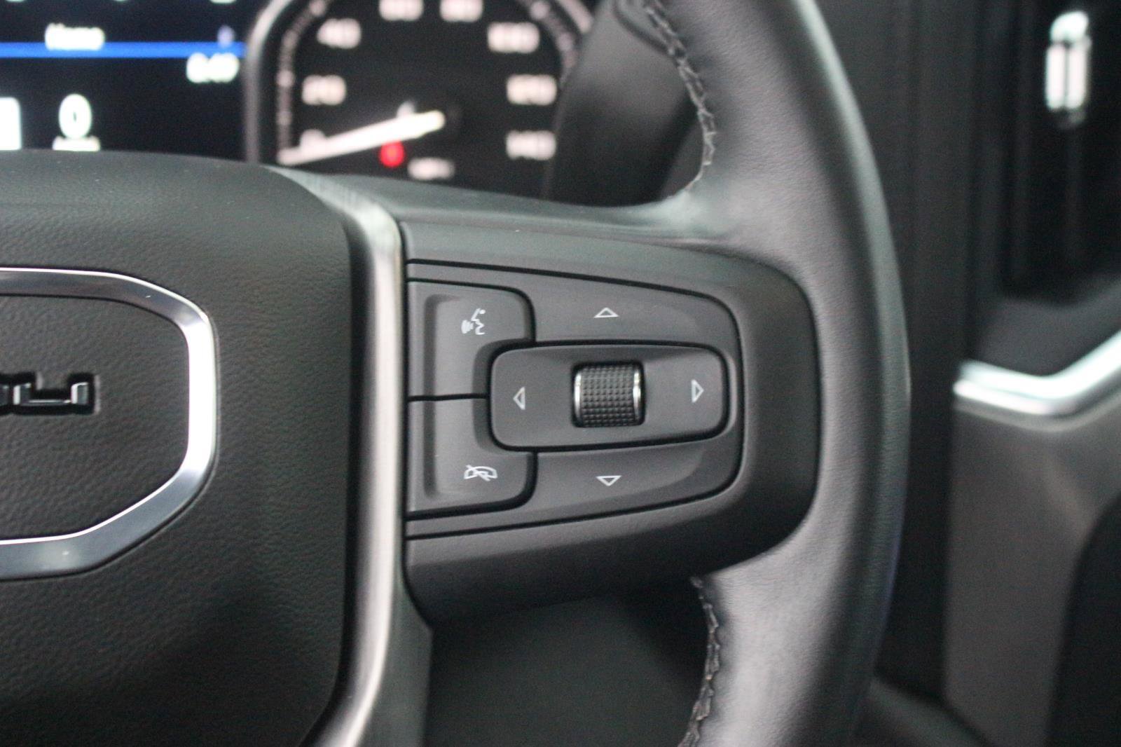 Used 2023 GMC Sierra 3500 Denali image 17