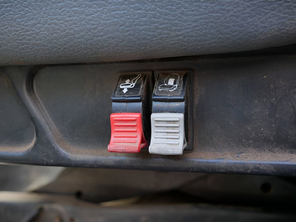 Used 2016 Ford F650 2WD Regular Cab Super Duty image 14