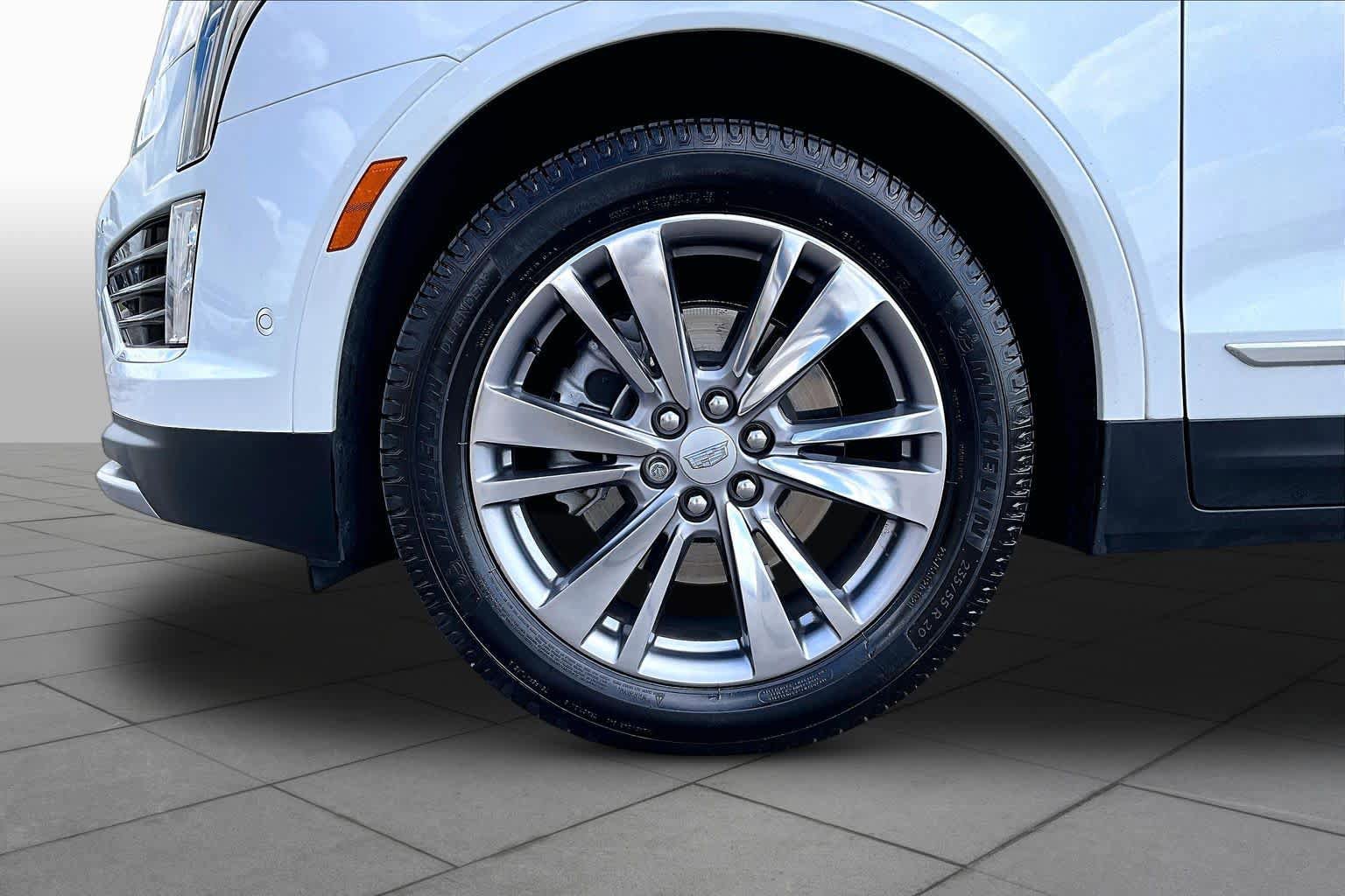 Used 2023 Cadillac XT5 Premium Luxury w/ Technology Package FWD image 11