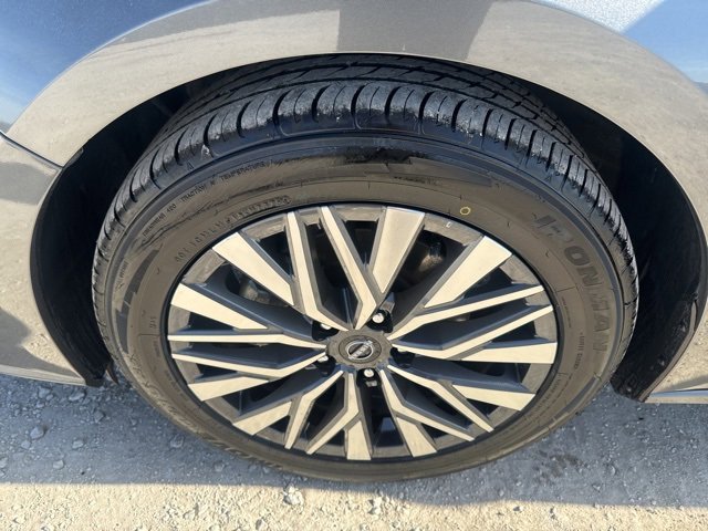 Used 2024 Nissan Altima 2.5 SV image 23