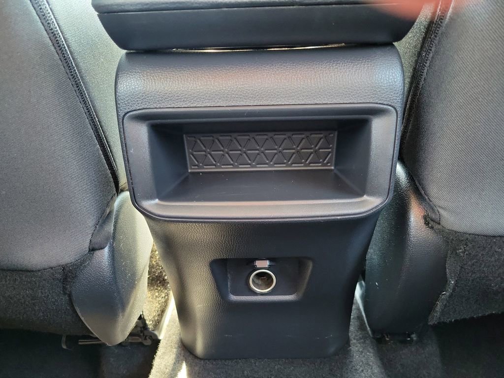 Used 2021 Toyota RAV4 LE FWD image 28